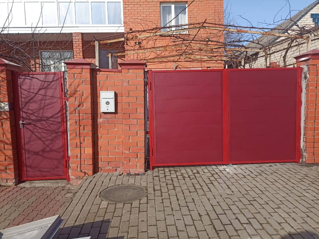 Ворота и калитка из металлопланкена 4м RAL3005 Красное Вино, Стальной Бархат в Орске