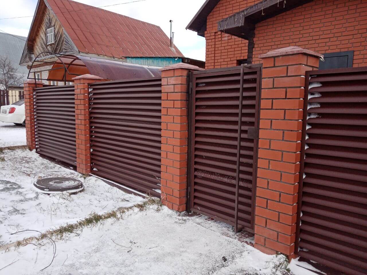 Забор из ламелей еврожалюзи 12м RAL8017/8017 Шоколад двусторонний МАТТЕ фото 2 в Орске