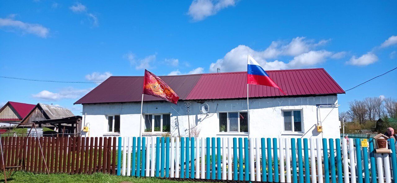 Забор из евроштакетника 16м RAL5021 Морская Волна, RAL9003 Белый в Орске