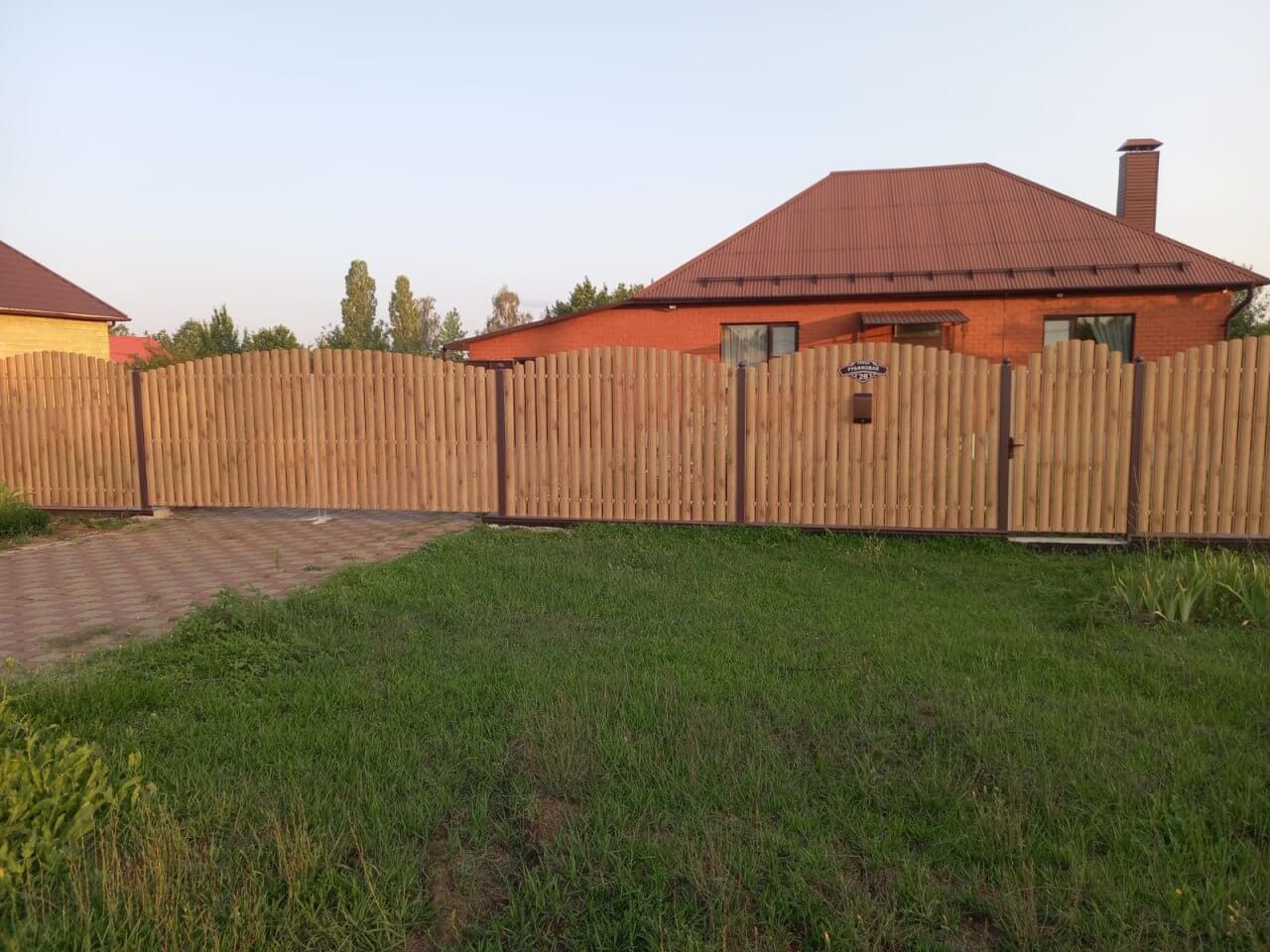 Забор из евроштакетника 24м Клен Светлый SteelArt фото 3 в Орске
