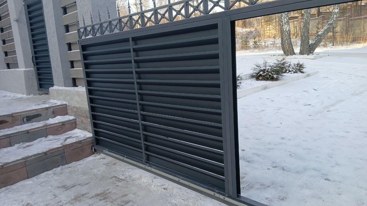 Входная группа из ламелей Хай-Тек RAL7024/7024 Серый Графит двусторонний МАТТЕ фото 16 в Орске