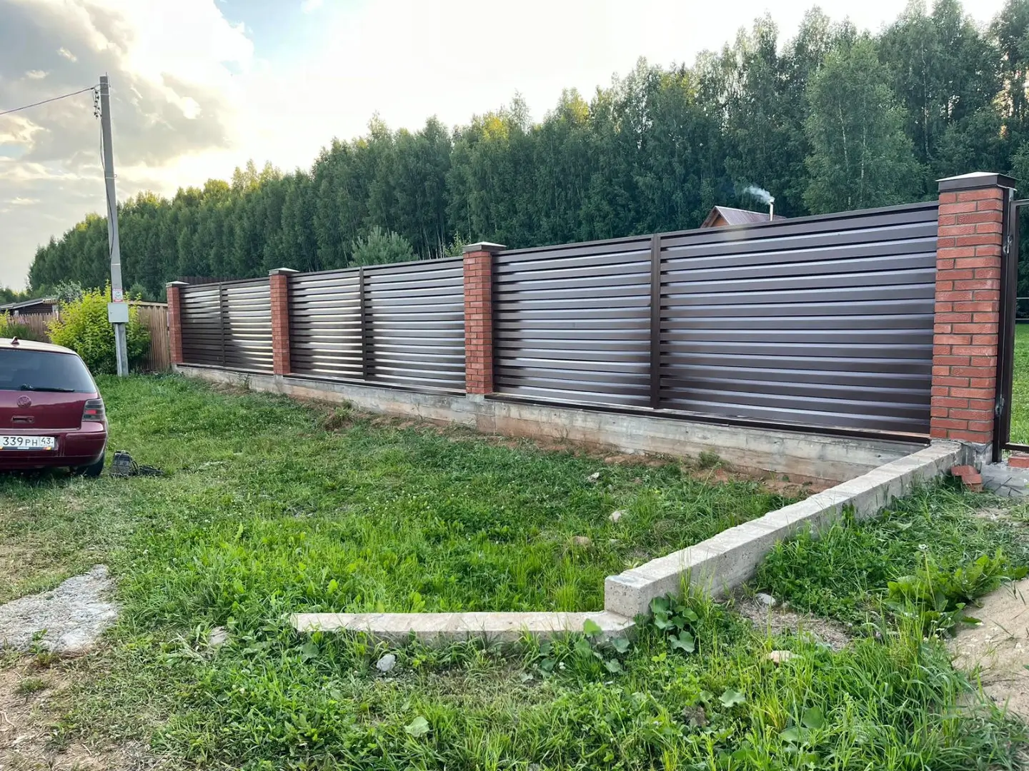 Забор-жалюзи из ламелей Хай-Тек 26м RAL8017/8017 Шоколад двусторонний в Орске