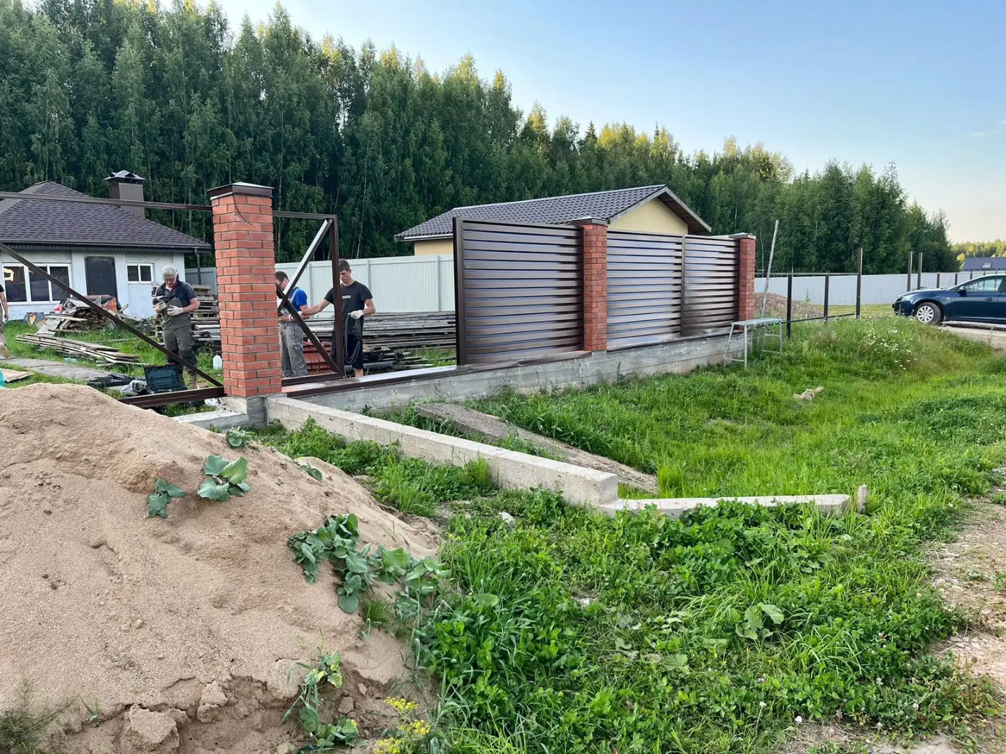 Забор-жалюзи из ламелей Хай-Тек 26м RAL8017/8017 Шоколад двусторонний фото 3 в Орске