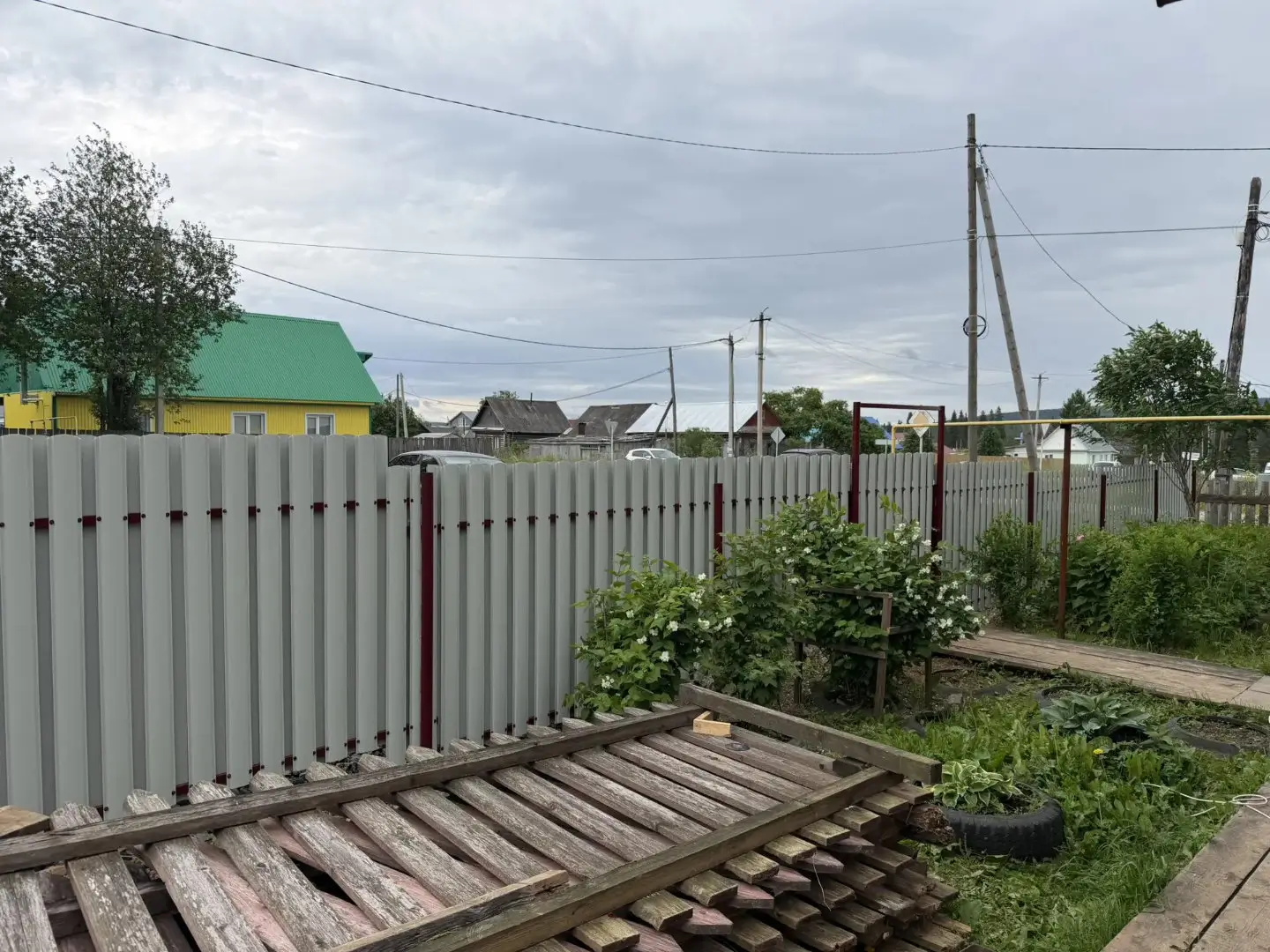 Забор из евроштакетника 24м RAL3005/3005 Красное Вино двусторонний фото 5 в Орске